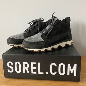 Sorel Kinetic Caribou Bootie/Sneaker Black/Gray